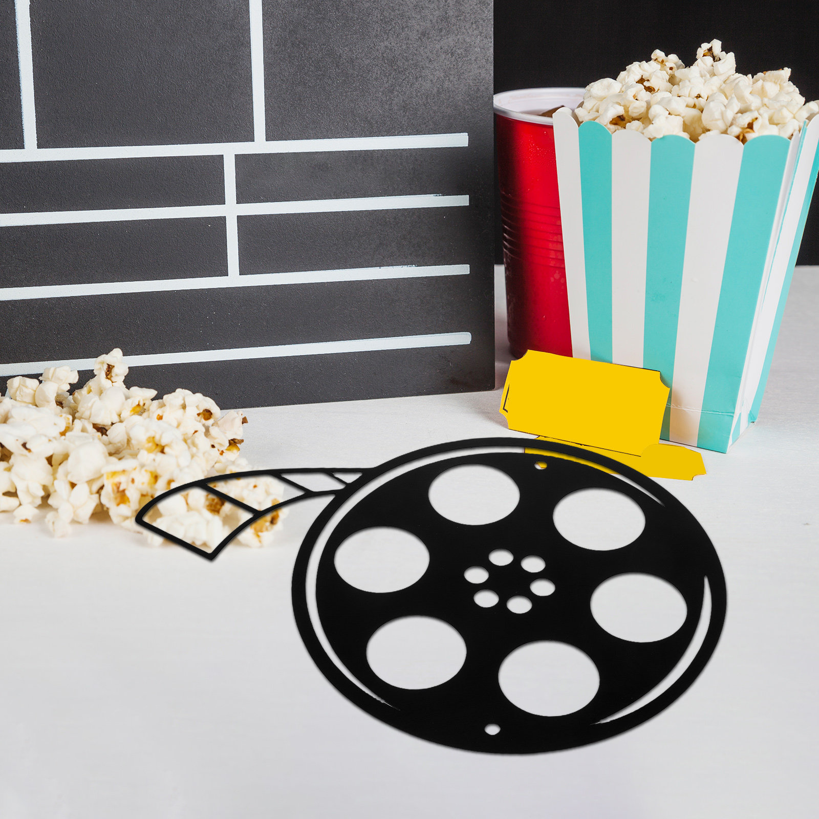Filmrol Wanddecoratie Metaal R - Home Cinema Night recensie en prijs